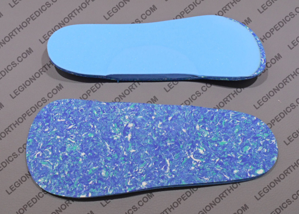 3/4 length insoles made of foam with arch bottom and top view